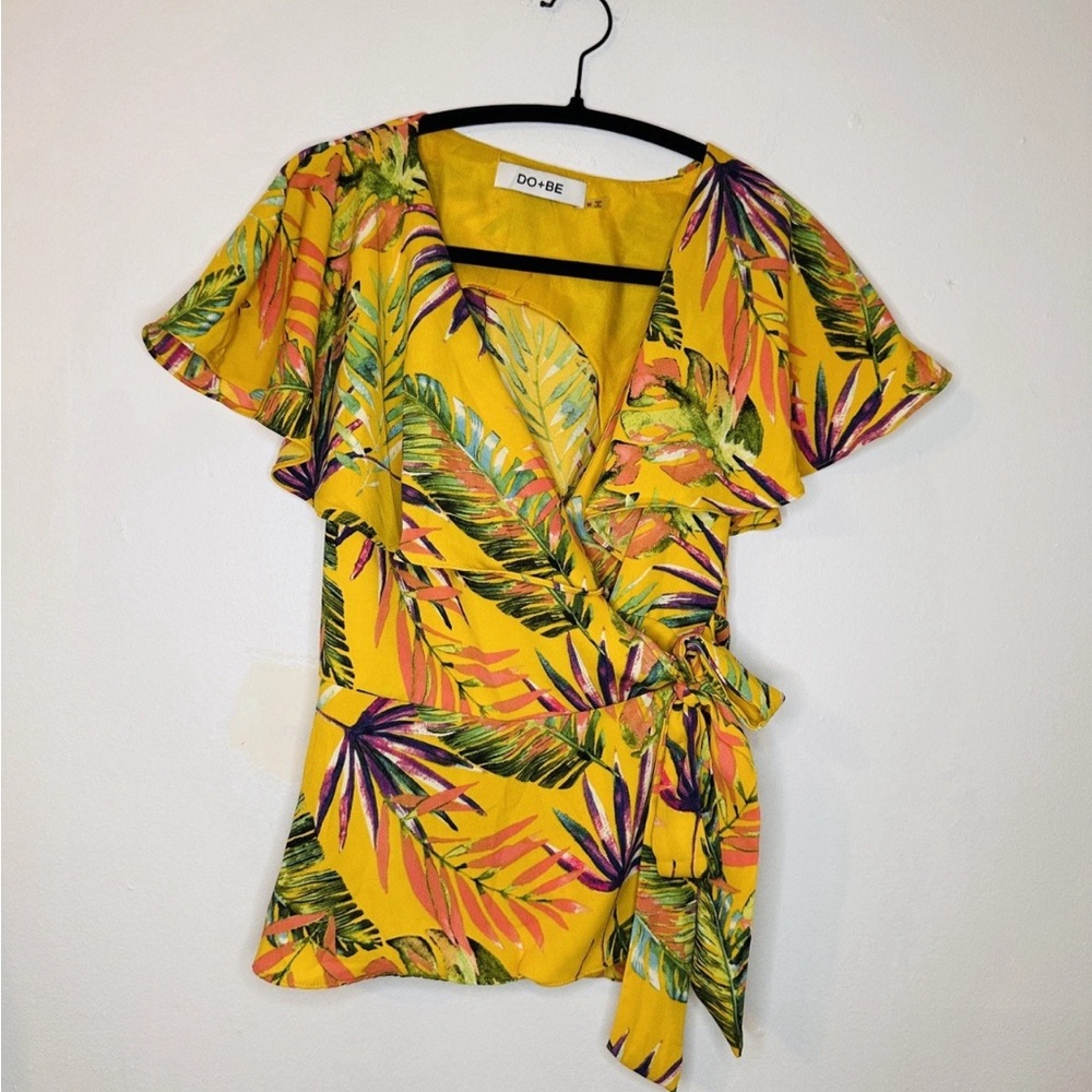 DO+BE Gold and Black Flutter Sleeve Wrap Blouse Size M